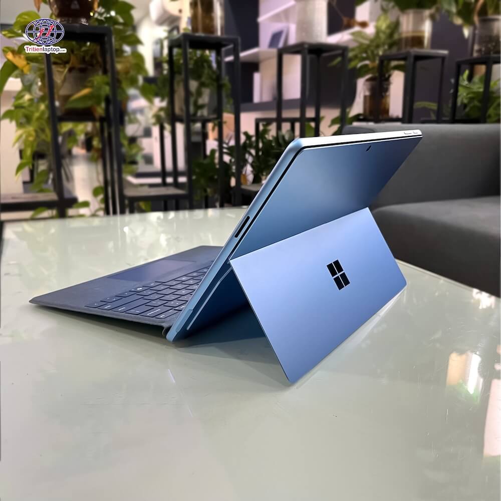 Trí Tiến sẵn hàng máy Surface Pro kèm phím Zin hãng giá tốt